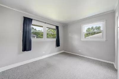 423 Lawrence Avenue, Grayslake, IL 60030 - Photo 12