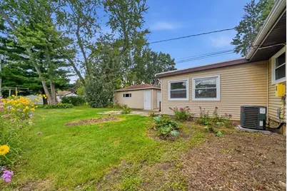 423 Lawrence Avenue, Grayslake, IL 60030 - Photo 16