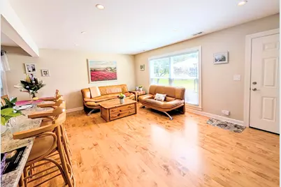779 Pahl Road #779, Elk Grove Village, IL 60007 - Photo 4