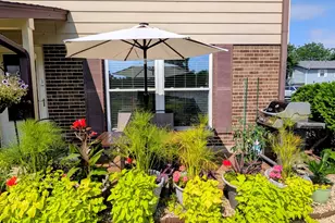 779 Pahl Rd, Elk Grove Village, IL 60007 - Photo 1