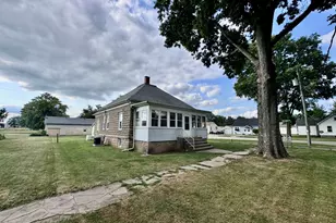 200 Jefferson St, Henry, IL 61537 - Photo 12