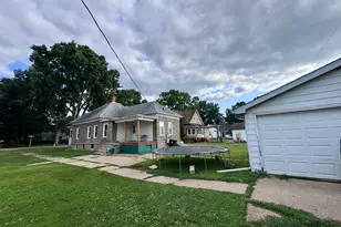 200 Jefferson St, Henry, IL 61537 - Photo 16