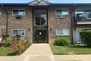 816 E Old Willow Rd, Prospect Heights, IL 60070 - Photo 1
