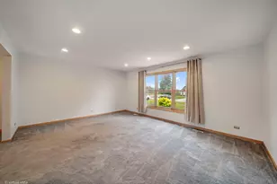 114 Wren Ct, Glendale Heights, IL 60139 - Photo 8