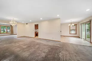 114 Wren Ct, Glendale Heights, IL 60139 - Photo 12