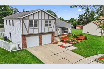 114 Wren Court, Glendale Heights, IL 60139 - Photo 2