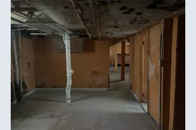 11833 S Indiana Avenue, Chicago, IL 60628 - Photo 26