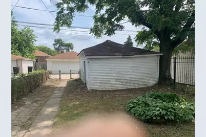 11833 S Indiana Avenue, Chicago, IL 60628 - Photo 4