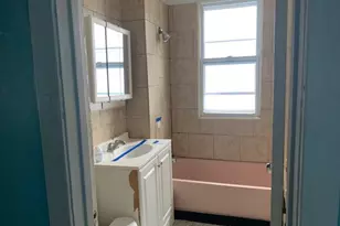 11833 S Indiana Ave, Chicago, IL 60628 - Photo 20