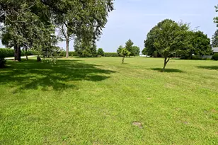 621 S Oakwood St, Oakwood, IL 61858 - Photo 16