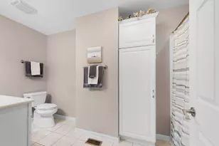 [Address not provided], Carol Stream, IL 60188 - Photo 28