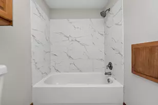 6520 N 54th St, Milwaukee, WI 53223 - Photo 12