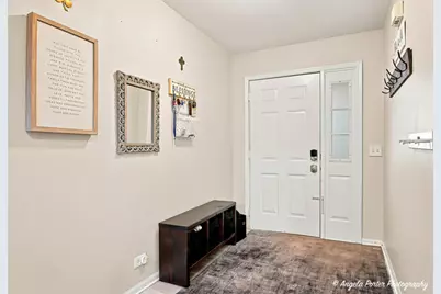 526 Silver Aspen Circle, Crystal Lake, IL 60014 - Photo 2