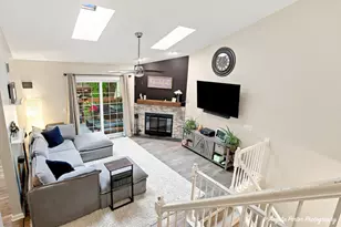526 Silver Aspen Cir, Crystal Lake, IL 60014 - Photo 8