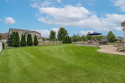 25212 Balmoral Drive, Shorewood, IL 60404 - Photo 8