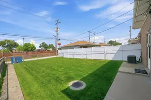 12718 S Justine St, Calumet Park, IL 60827 - Photo 30