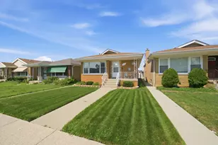 12718 S Justine St, Calumet Park, IL 60827 - Photo 2