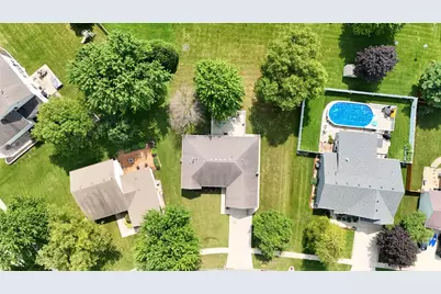 605 Tanglewood Trail, McHenry, IL 60050 - Photo 26