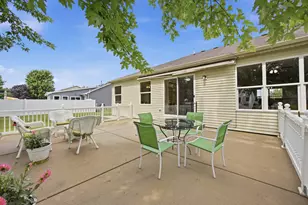 605 Tanglewood Trail, McHenry, IL 60050 - Photo 22