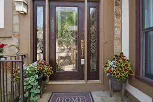 1054 Oakview Dr, Wheaton, IL 60187 - Photo 2