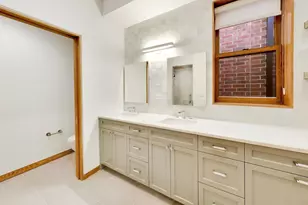 3752 N Wayne Ave, Chicago, IL 60613 - Photo 18