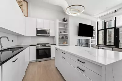 333 W Hubbard Street #1010, Chicago, IL 60654 - Photo 6