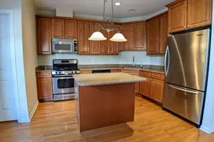 385 Bradbury Ln, Bartlett, IL 60103 - Photo 8