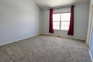 385 Bradbury Ln, Bartlett, IL 60103 - Photo 12