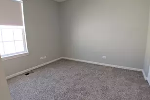 385 Bradbury Ln, Bartlett, IL 60103 - Photo 16