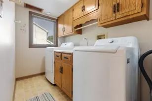 345 Mayfair Dr, Aurora, IL 60504 - Photo 20