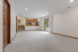 345 Mayfair Dr, Aurora, IL 60504 - Photo 16