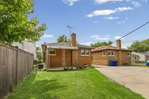 8240 45th St, Lyons, IL 60534 - Photo 24