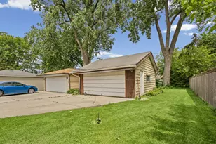 8240 45th St, Lyons, IL 60534 - Photo 26