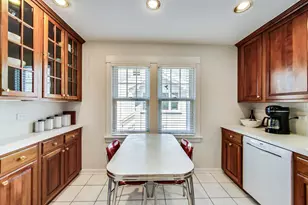 1223 Ridgewood Dr, Highland Park, IL 60035 - Photo 10