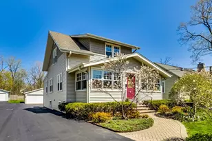 1223 Ridgewood Dr, Highland Park, IL 60035 - Photo 1