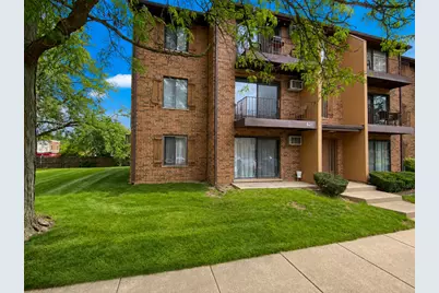 621 N Briar Hill Lane #4, Addison, IL 60101 - Photo 1