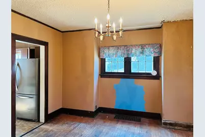 325 W Moseley Street, Freeport, IL 61032 - Photo 8