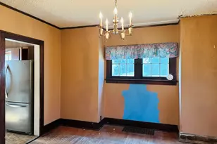 325 W Moseley St, Freeport, IL 61032 - Photo 8