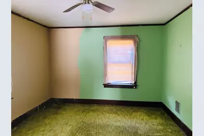 325 W Moseley Street, Freeport, IL 61032 - Photo 18