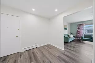 1311 N Baldwin Ct, Palatine, IL 60074 - Photo 14