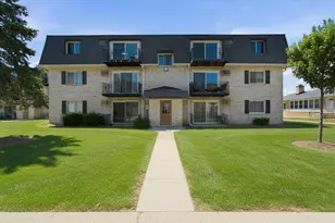 1311 N Baldwin Ct, Palatine, IL 60074 - Photo 1