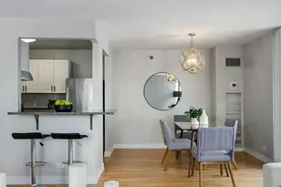 70 W Huron St, Chicago, IL 60654 - Photo 8