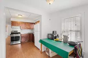 5251 W Belle Plaine Ave, Chicago, IL 60641 - Photo 14