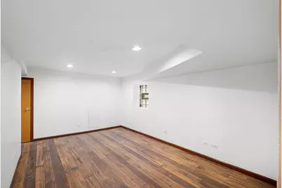 5251 W Belle Plaine Avenue, Chicago, IL 60641 - Photo 24