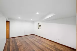 5251 W Belle Plaine Ave, Chicago, IL 60641 - Photo 24