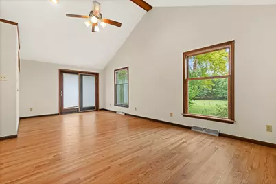21810 Pleasant Grove Road, Marengo, IL 60152 - Photo 12