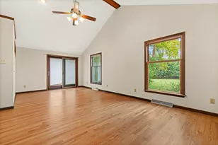 21810 Pleasant Grove Rd, Marengo, IL 60152 - Photo 12