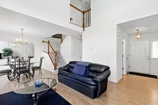 1176 Scott Ct, Carol Stream, IL 60188 - Photo 2