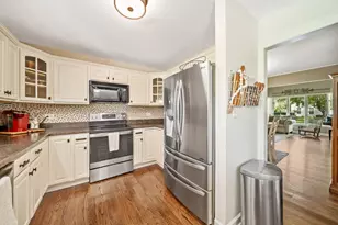 2107 Wheeler St, Woodridge, IL 60517 - Photo 8
