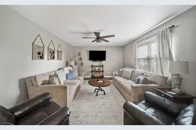 2107 Wheeler Street, Woodridge, IL 60517 - Photo 12